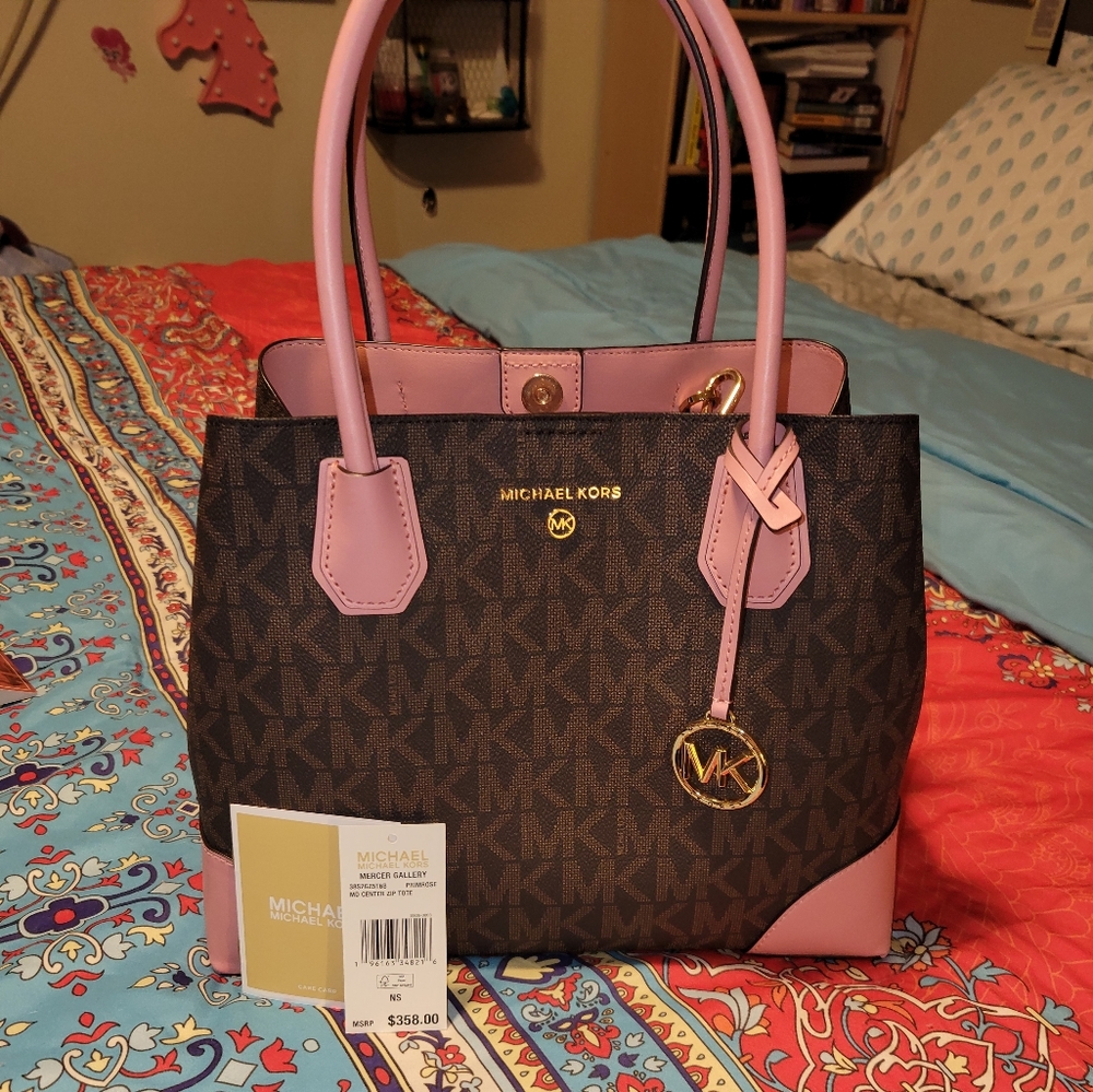 Michael kors purse tags included